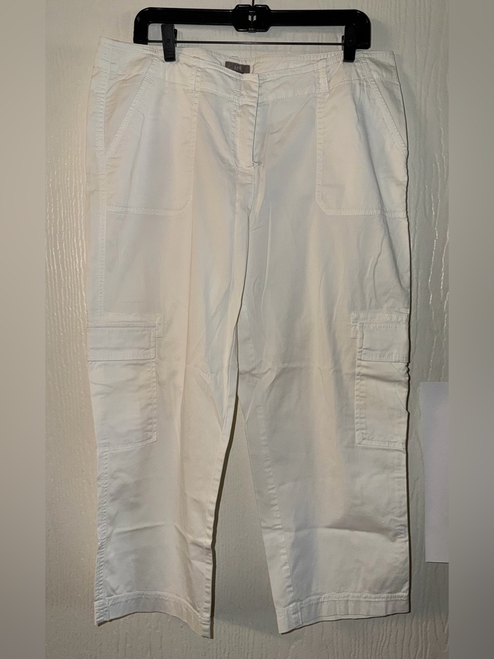 J.Jill White Cargo Capris Pants crisp white.